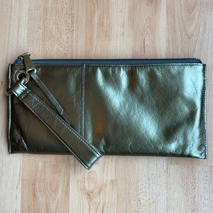 Hobo Vida Wristlet in Canteen with Gold Hardware